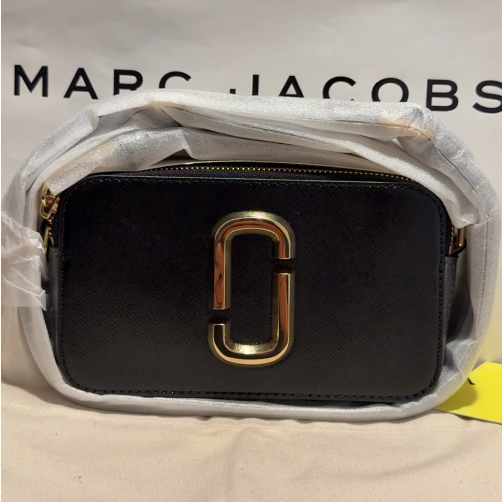 Marc Jacobs The Snapshot...$325 in store/online - Picture 8 of 17
